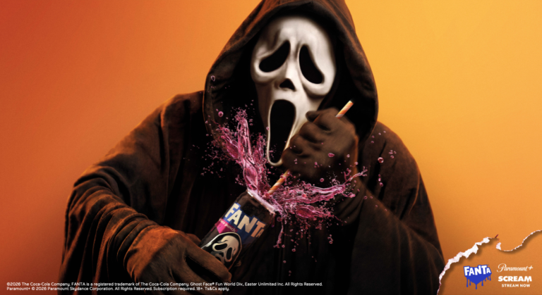 Fanta cria o próprio universo de Halloween, chama o Ghost Face e usa IA para montar os cenários no Brasil