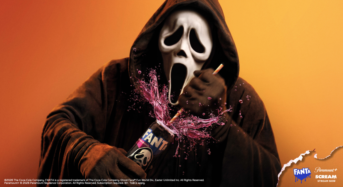 Fanta cria o próprio universo de Halloween, chama o Ghost Face e usa IA para montar os cenários no Brasil