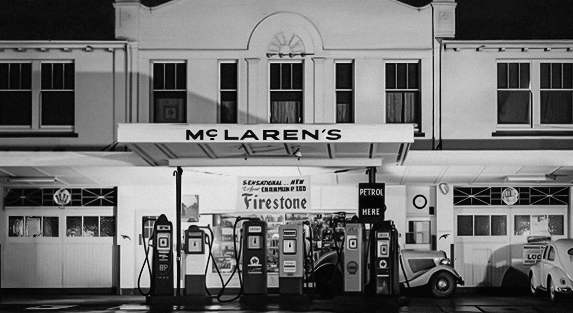 McLaren troca o wordmark e busca inspiração na placa do posto da família do fundador